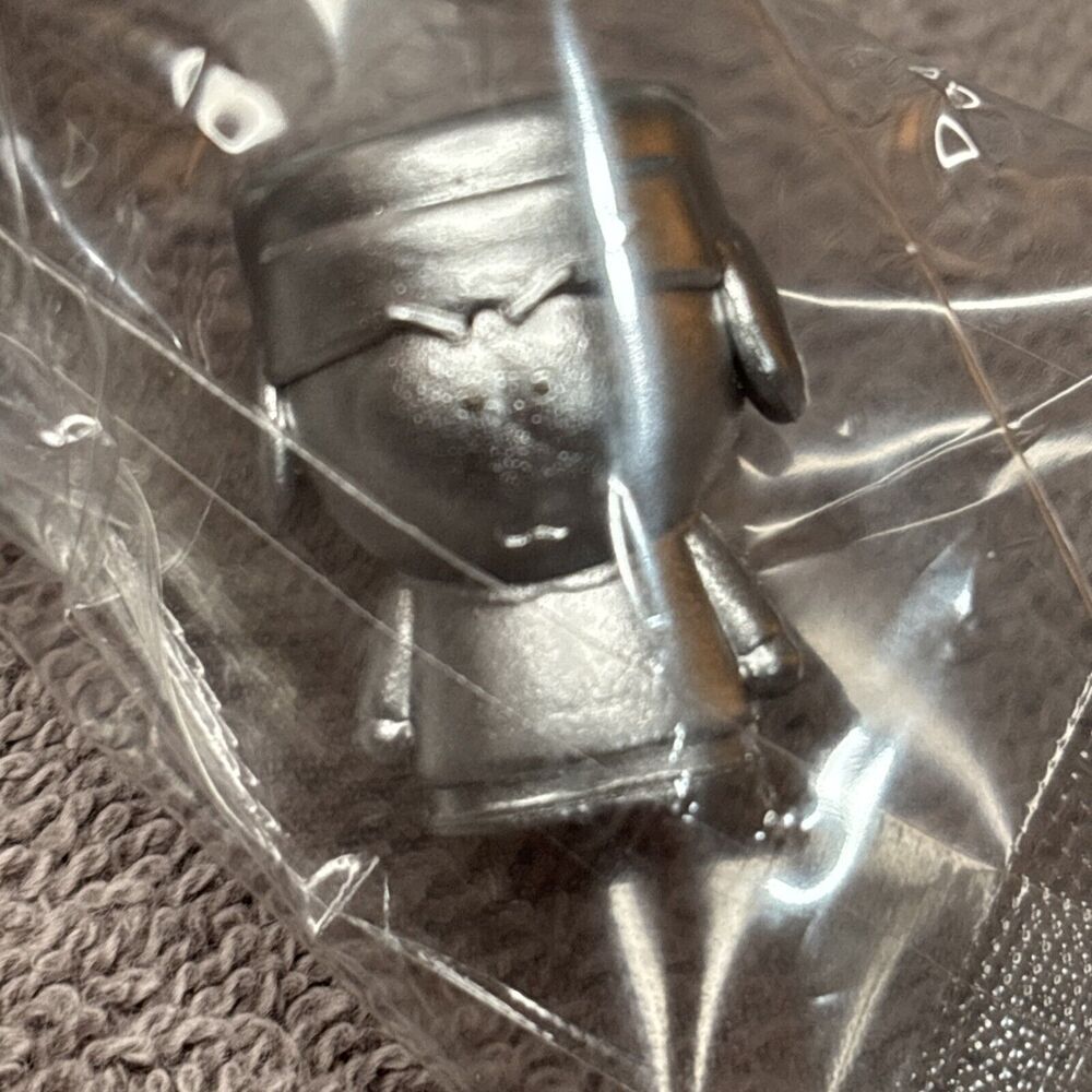 Kyle (Chase Metallic Silver) 1" South Park Micro Figure. Open Blind Bag. - Picture 2 of 5